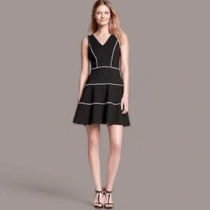 Banana Republic Tiered Black Ponte Fet-And-Flare Dress Women's Size 0